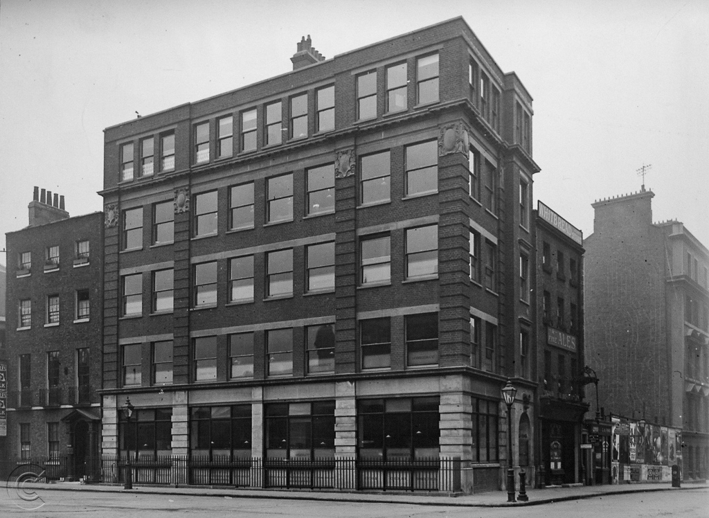 15-16 America Square c.1915. Looking South-West. Anon. photographer.